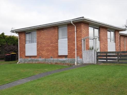 70 Kilmarnock Avenue, Strathern