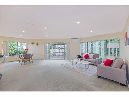2/115 Arran Road, Browns Bay