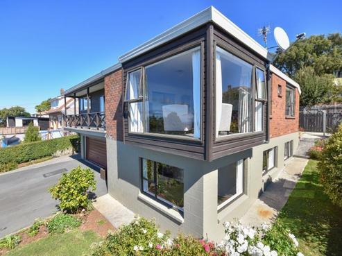 22 Bangor Terrace, Kew