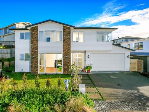 9 Tuangi Street, Long Bay