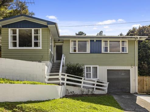 59 Bird Grove, Stokes Valley