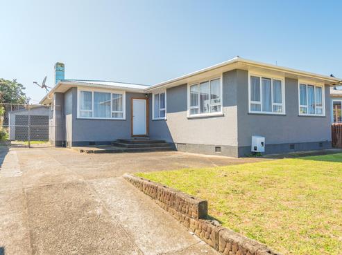 12 Aotea Street, Castlecliff