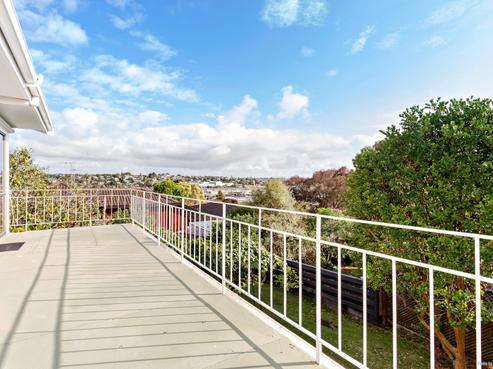 2/180 Coronation Road, Hillcrest