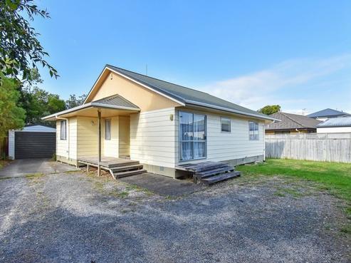 13A Crispe Road, Clarks Beach