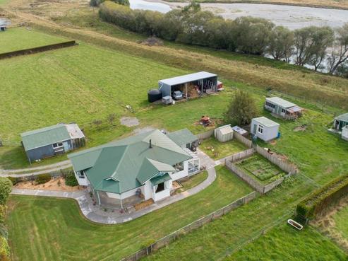 27 Old Coach Road, Mataura