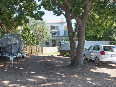 38 Alison Road, Surfdale