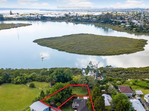 72A Cobham Crescent, Kelston