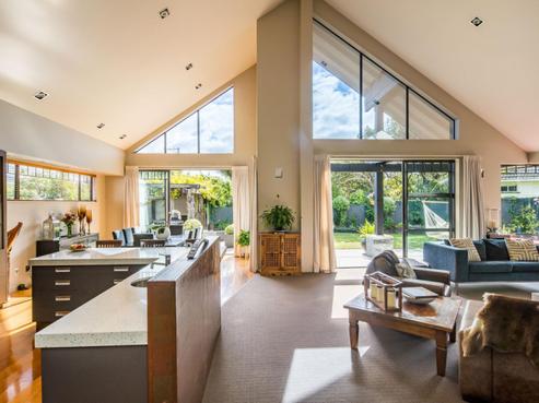 374 Muritai Road, Eastbourne