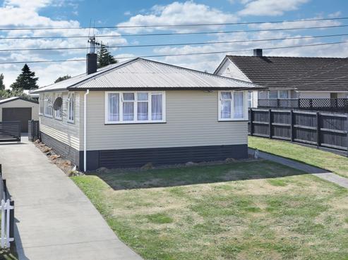 19 Collins Crescent, Feilding