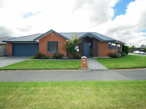 6 Cyclamen Place, Aidanfield