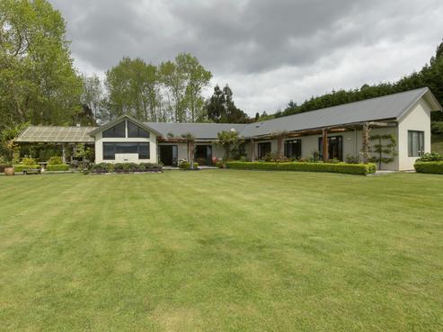50 Highland Drive, Acacia Bay