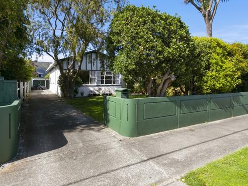 76 Hautana Street, Woburn