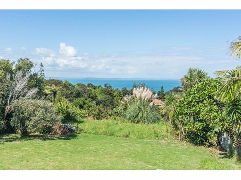 8 Grendon Road, Titirangi