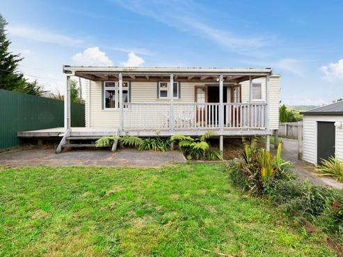 131 Hill Road, Belmont