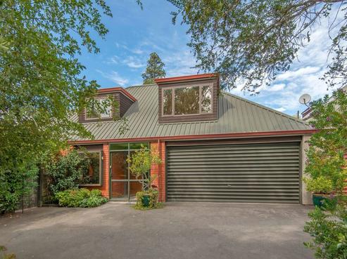 2/14 Glandovey Road, Fendalton