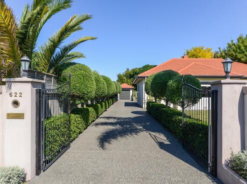 622 Frederick Street West, Mahora