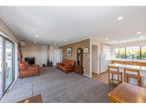 1/82A Pupuke Road, Hillcrest