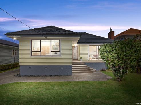 32 Yeovil Road, Te Atatu Peninsula