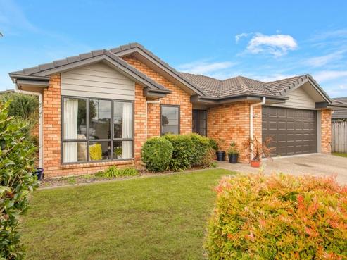 13 Connor Court, Huntington