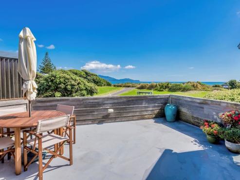 108 Field Way, Waikanae Beach