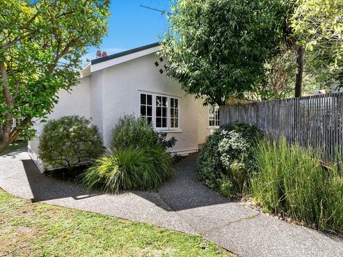 8A Puriri Street, Eastbourne