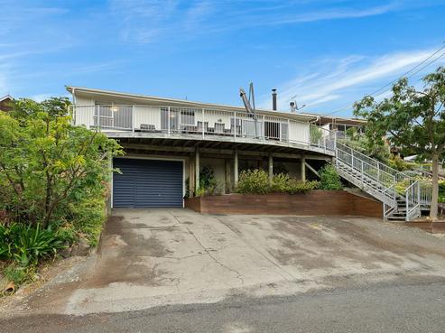 7 Penlington Place, Akaroa