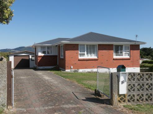 11 Natone Street, Waitangirua