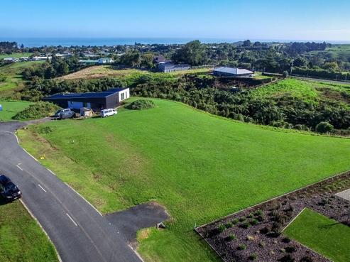 14 Pahakahaka Drive, Oakura