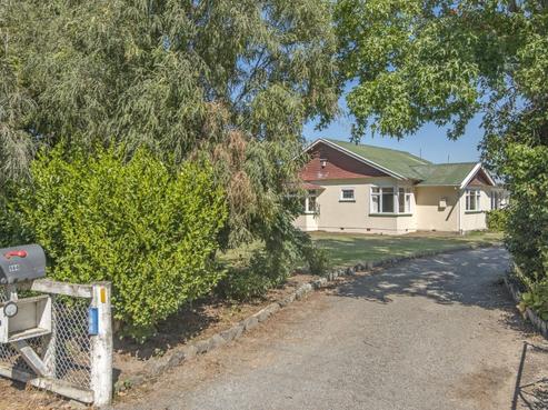 144 River Road, Lincoln