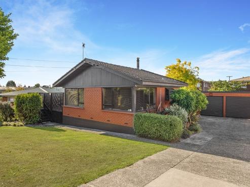 57 Macdonald Road, Glenview