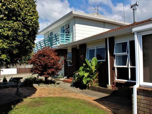 19 Feary Crescent, Takaka