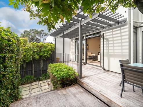4/2 Ramsgate Terrace, Mairangi Bay