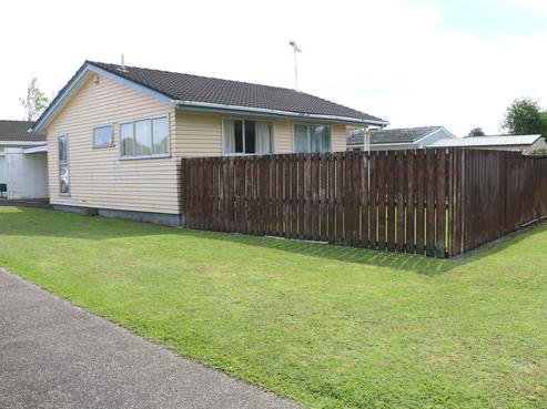 8 Huia Street, Waiuku