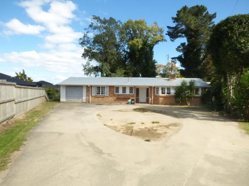 15 Morrison Crescent, Deanwell
