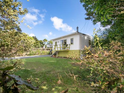 36 Tane Road, Laingholm