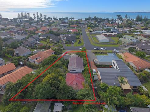 13 Ross Crescent, Orewa
