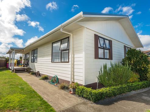 22 Lindsey Crescent, Springvale
