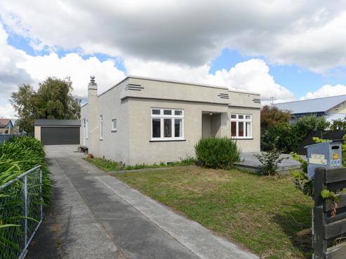504 Park Road South, Akina