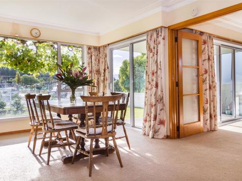 11 Hopkins Street, Luggate