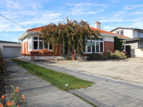 111 Centennial Avenue, Alexandra