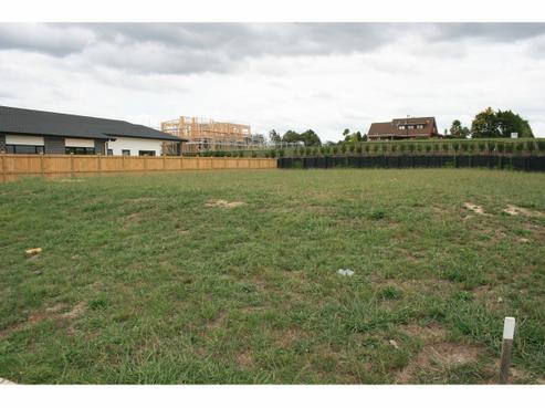 8 Drovers Way, Riverhead