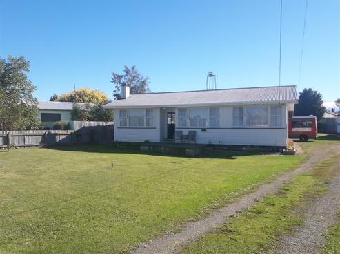 17 Saint Clair Street, Takapau