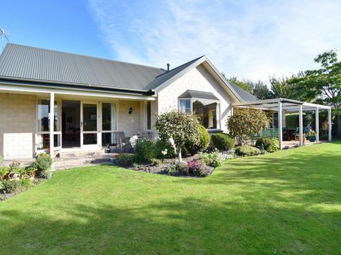 13 The Stables, Woodend