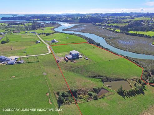 137 Wades Road, Whitford