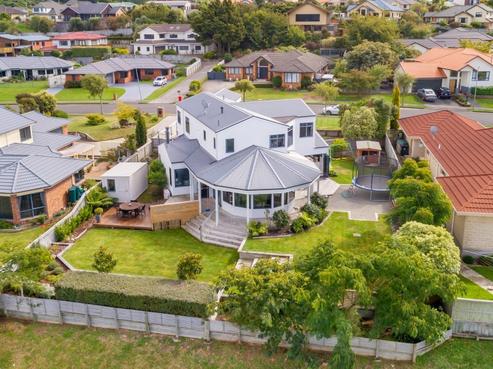 3 Birkinshaw Grove, Riverstone Terraces