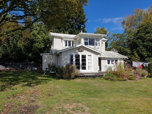 34 Rawhira Road, Lake Taupo (East)