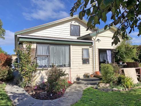 5 Stuart Street, Owaka