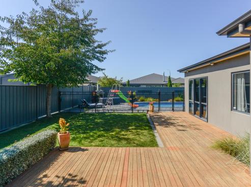 14 Greenlea Place, Frimley