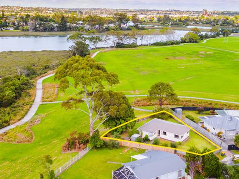12 Ingleby Place, Kelston