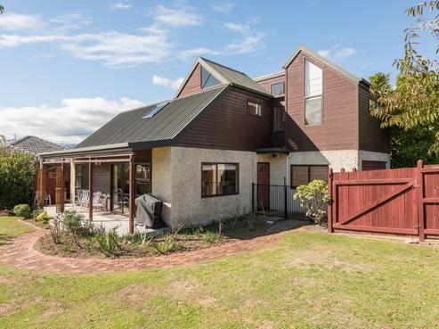 102 Queen Street, Richmond